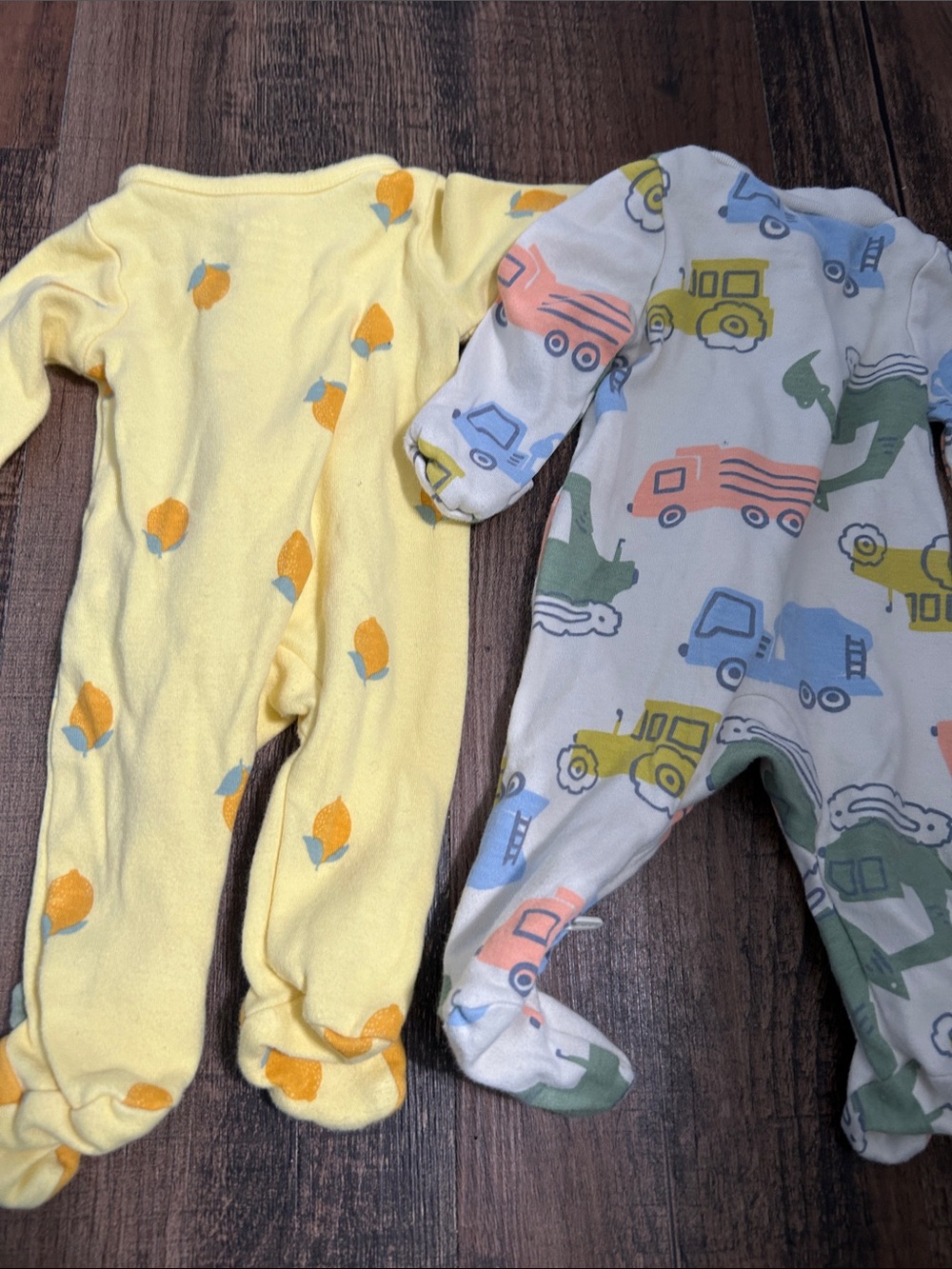 4 onesies and 4 sleepers newborn boys - Picture 7 of 9